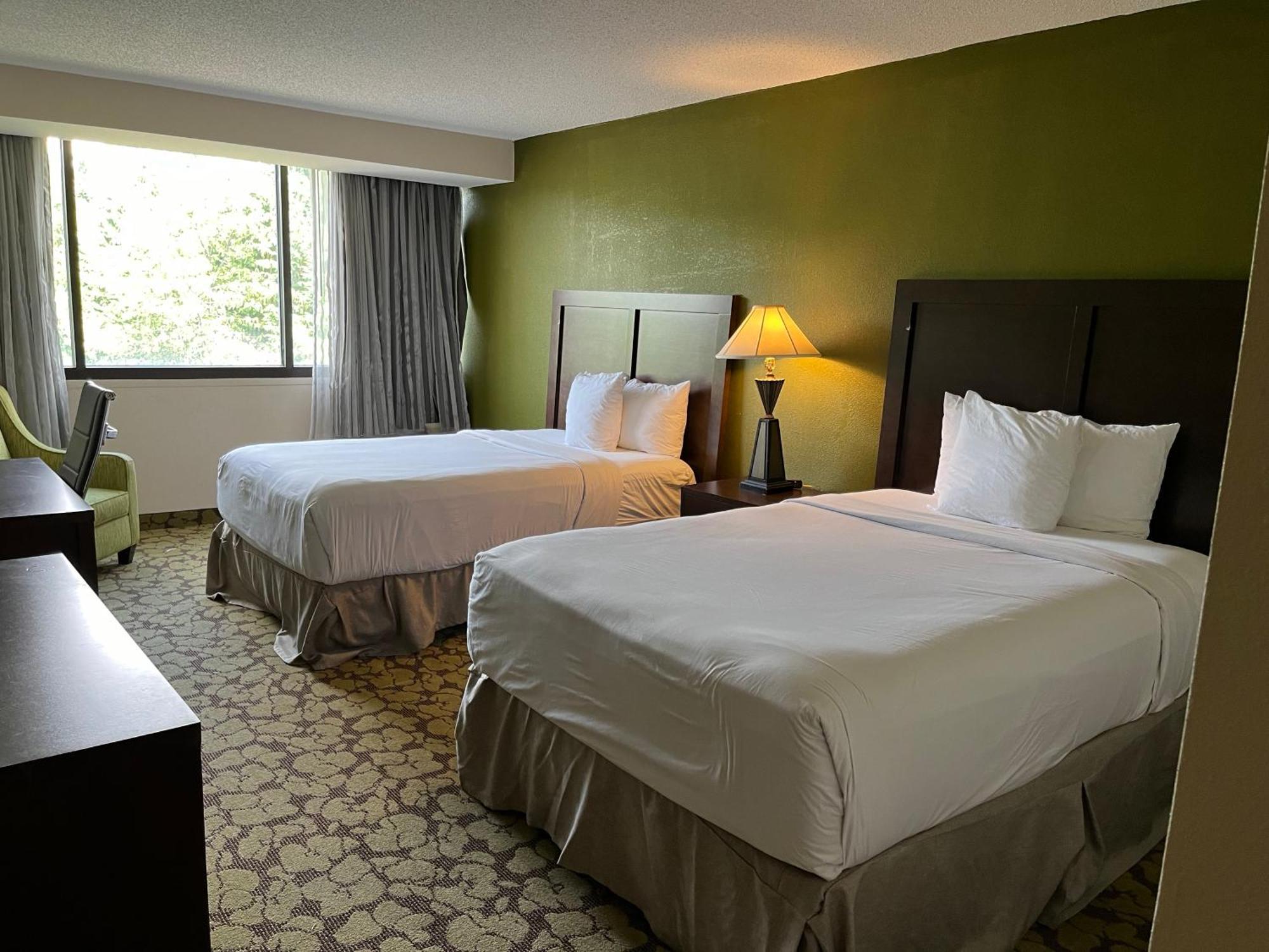 Ramada Plaza By Wyndham Charlotte South End Airport Hotel Exterior foto
