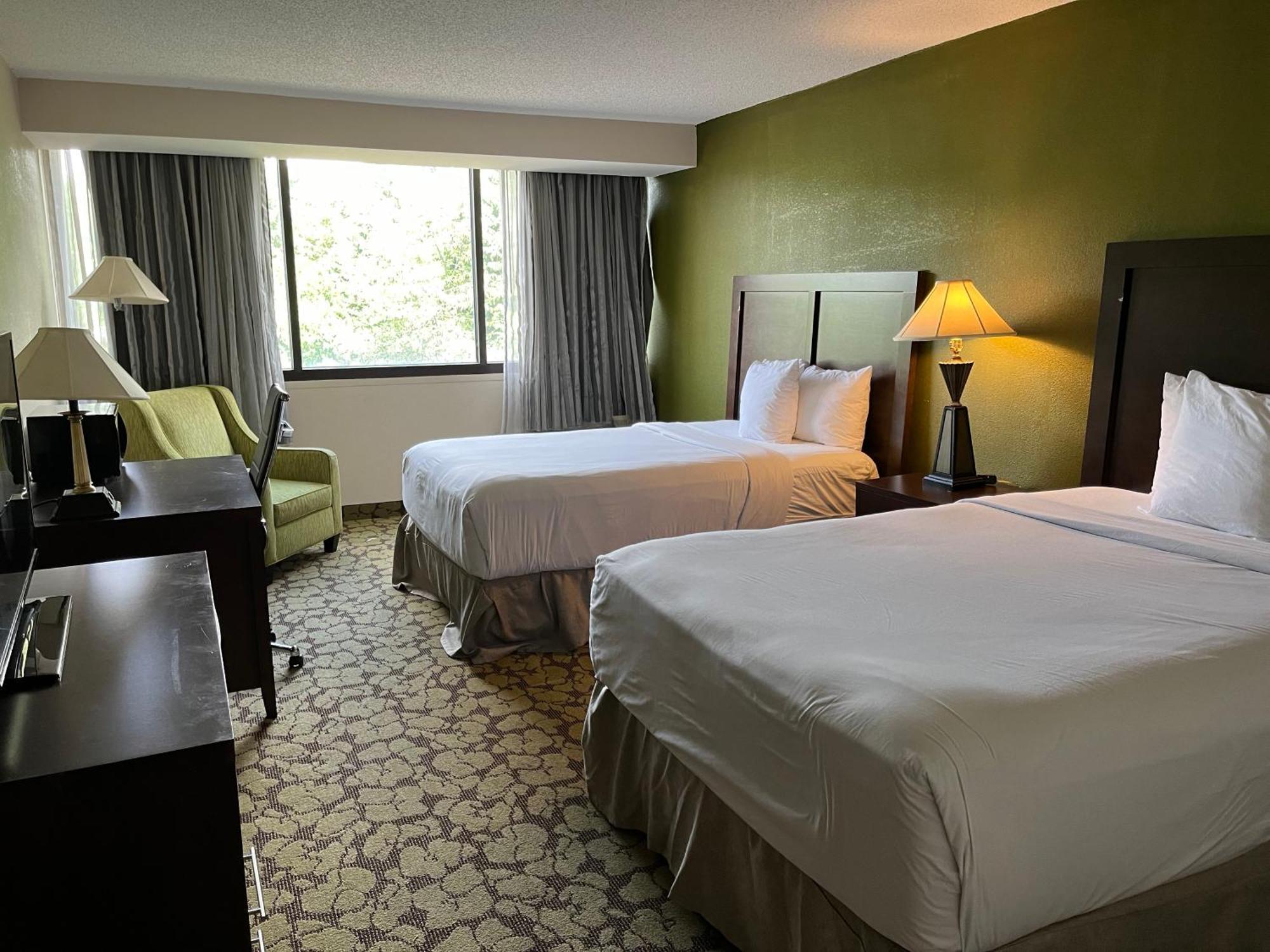 Ramada Plaza By Wyndham Charlotte South End Airport Hotel Exterior foto