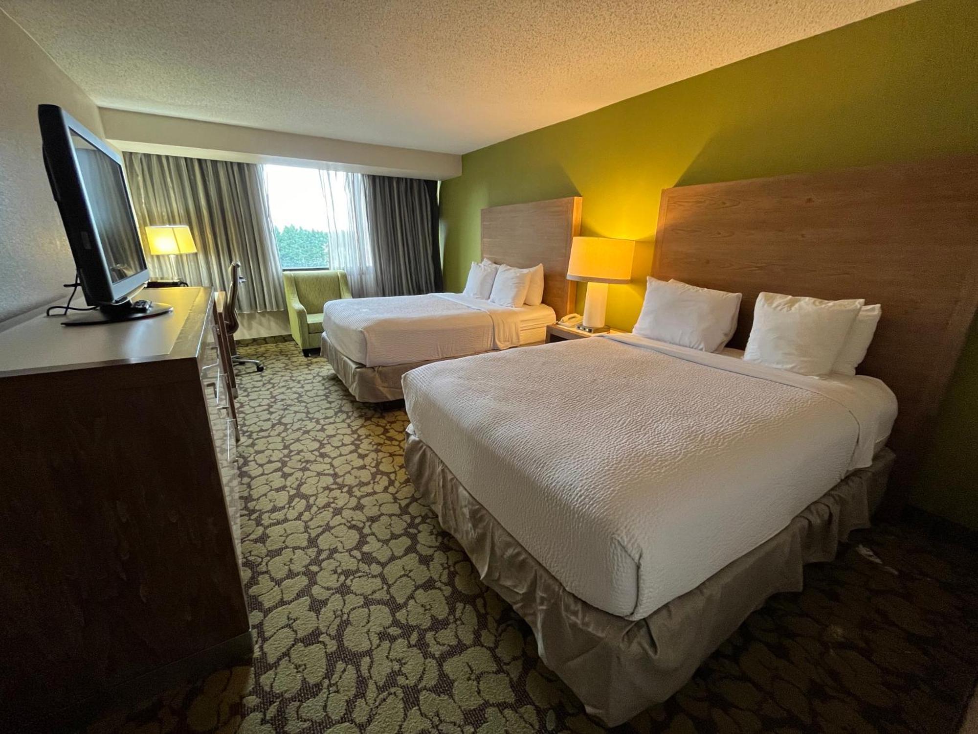 Ramada Plaza By Wyndham Charlotte South End Airport Hotel Exterior foto