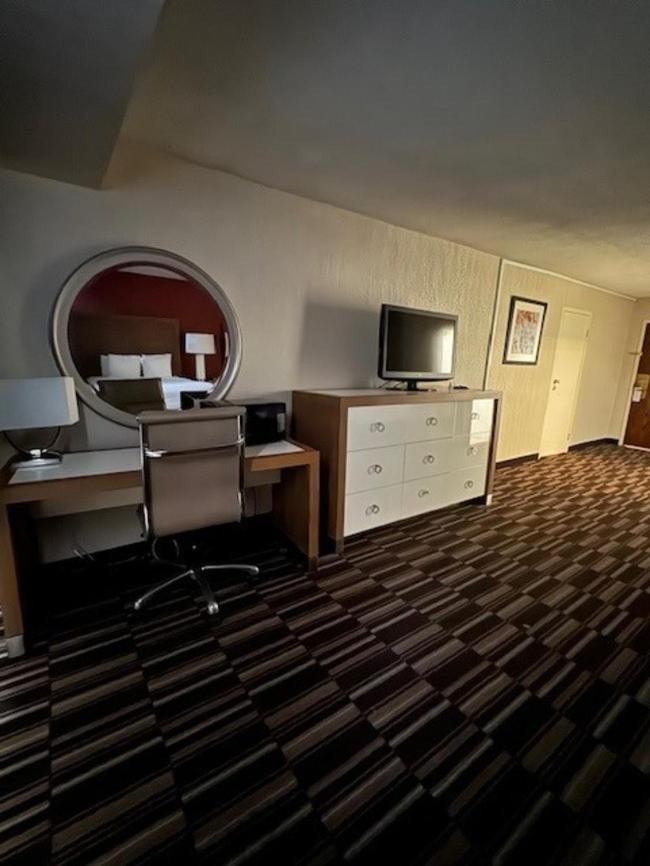 Ramada Plaza By Wyndham Charlotte South End Airport Hotel Exterior foto